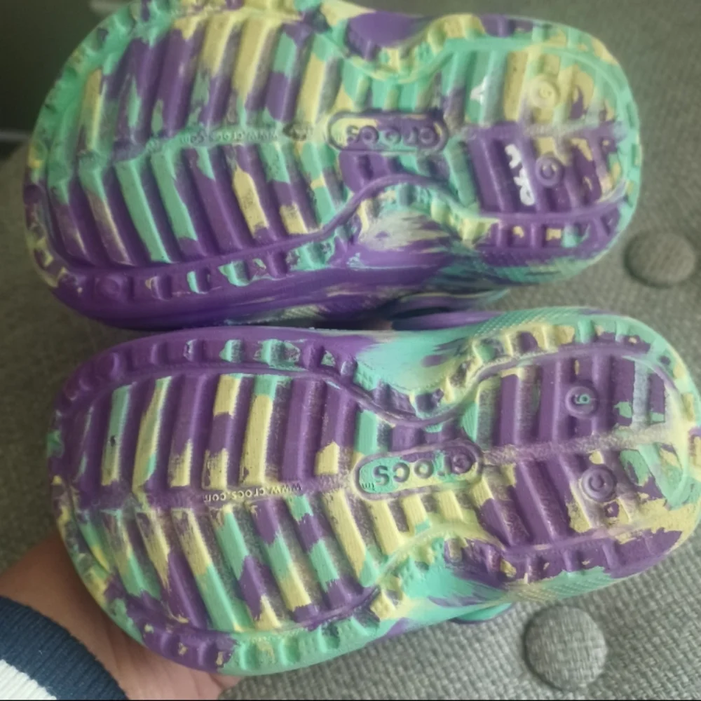 Crocs Classic lined Marbled Clog lime/purple tie die Infants sz 5/6